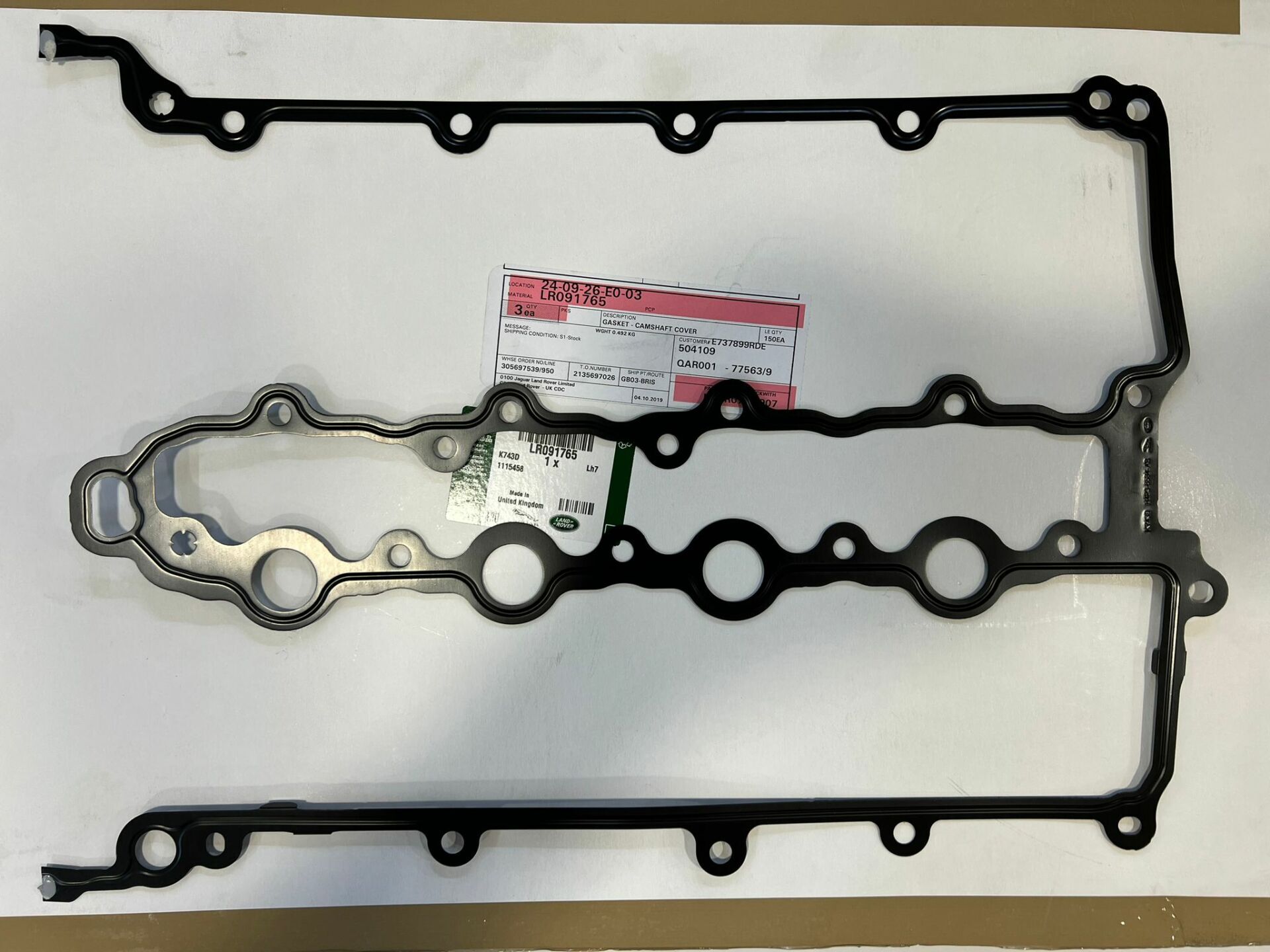 LR091765 - KÜLBÜTÖR KAPAK CONTA (2.0L Hİ PHEV) - Land Rover