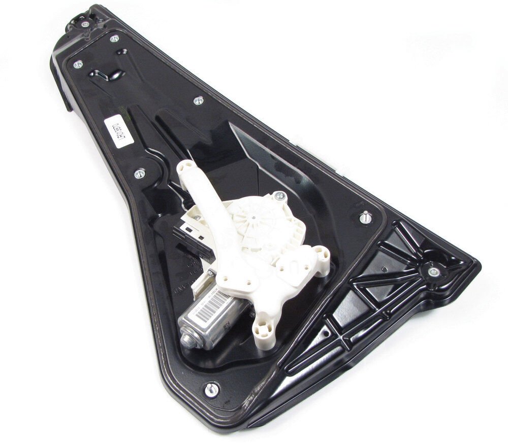 LR052109 - ARKA CAM KRİKOSU SAĞ (NWD4/SPORT) - Land Rover