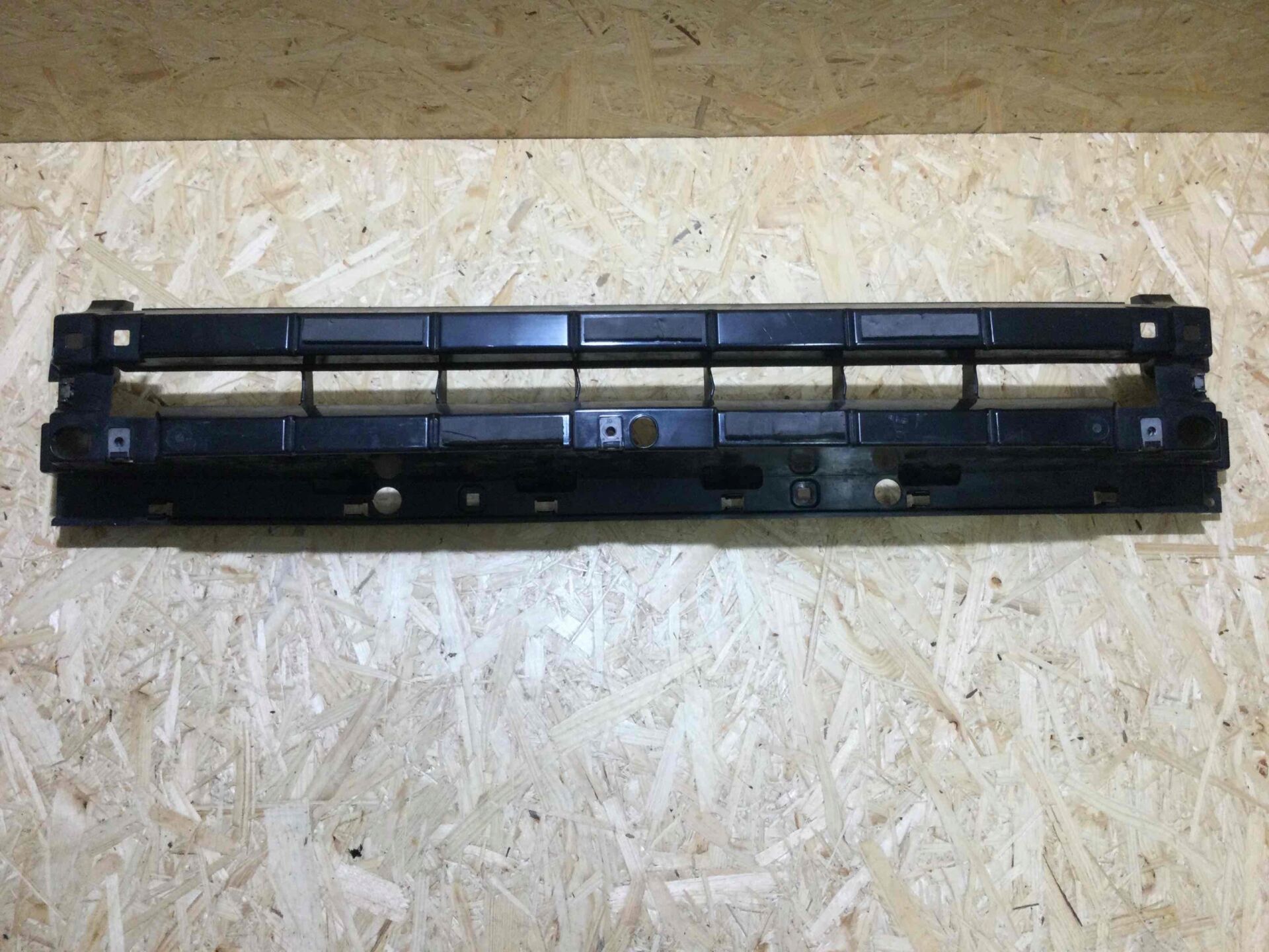 LR132640 - ÖN TAMPON BRAKETİ (NEW DEFENDER) - Land Rover