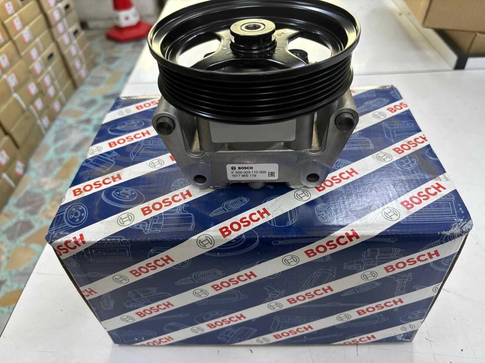 LR077466 - DİREKSİYON POMPASI (2.0/BN/FRL-2) - Bosch