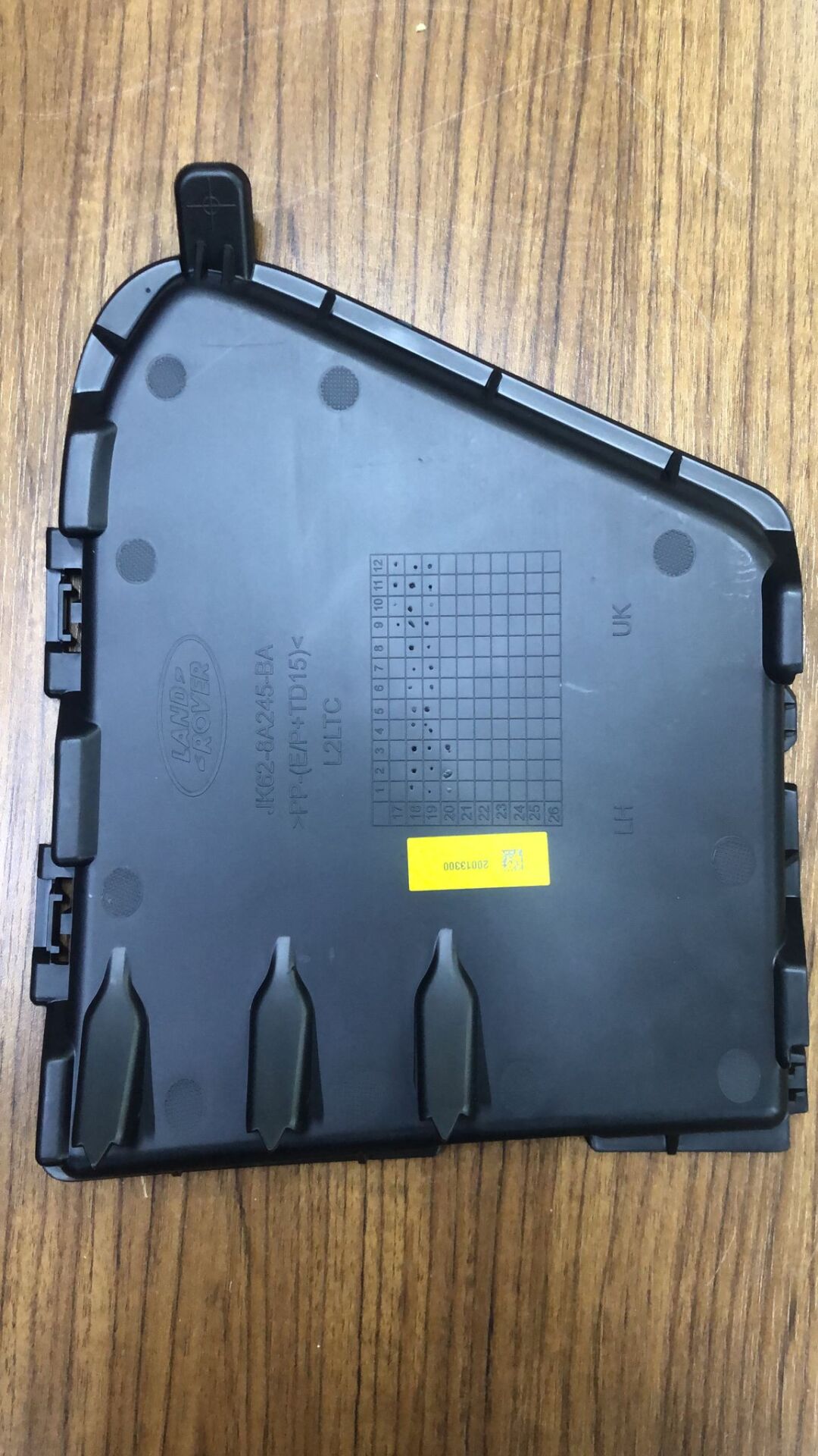 LR099392 - ÖN TAMPON SİS ALT BAKALİTİ SOL (SPORT/2018) - Land Rover