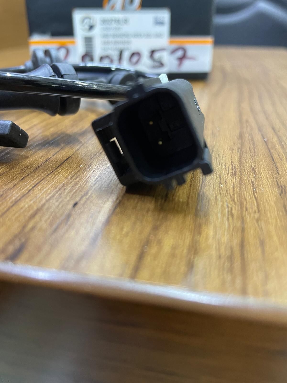 LR001057G - ABS SENSÖRÜ ARKA CH (2.2) - 4u