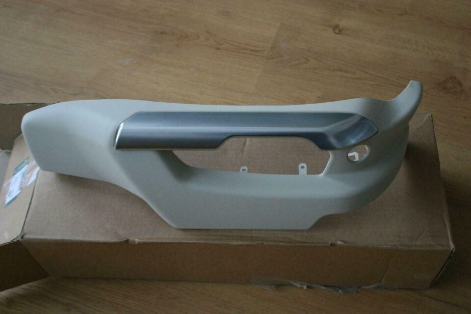 HJR500031NUG - ÖN KOLTUK BAKALİTİ SOL (3.0/4.4/VOGUE) - Land Rover