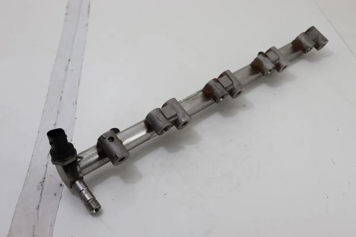 LR025853 - ENJEKTÖR KÜTÜĞÜ 2.0L(EVOQUE/FREELANDER) - Land Rover