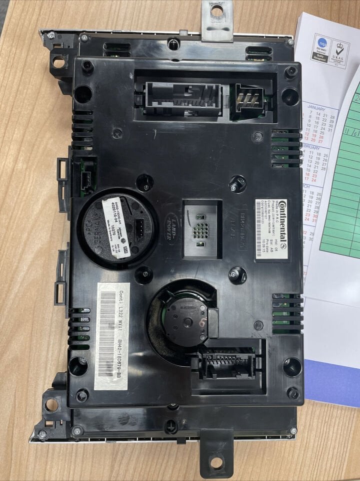 LR028523 - ÖN DÜĞME PANELİ (2012/VOGUE) - Land Rover