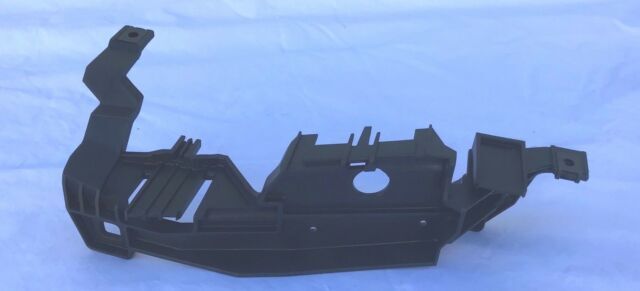 XBU000030 - ÖN FAR ALT BRAKET SOL (3.0/4.4) - Land Rover