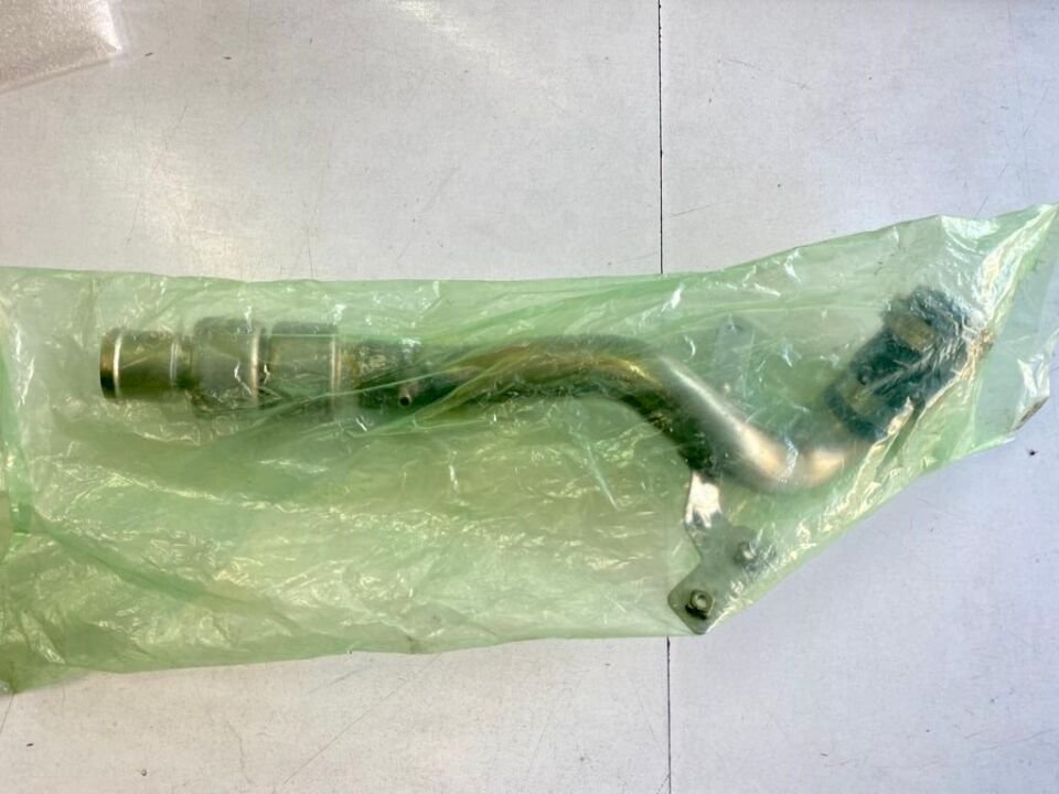 LR029007 - TURBO HORTUMU SOL (4.4L V8/VOGUE) - Land Rover