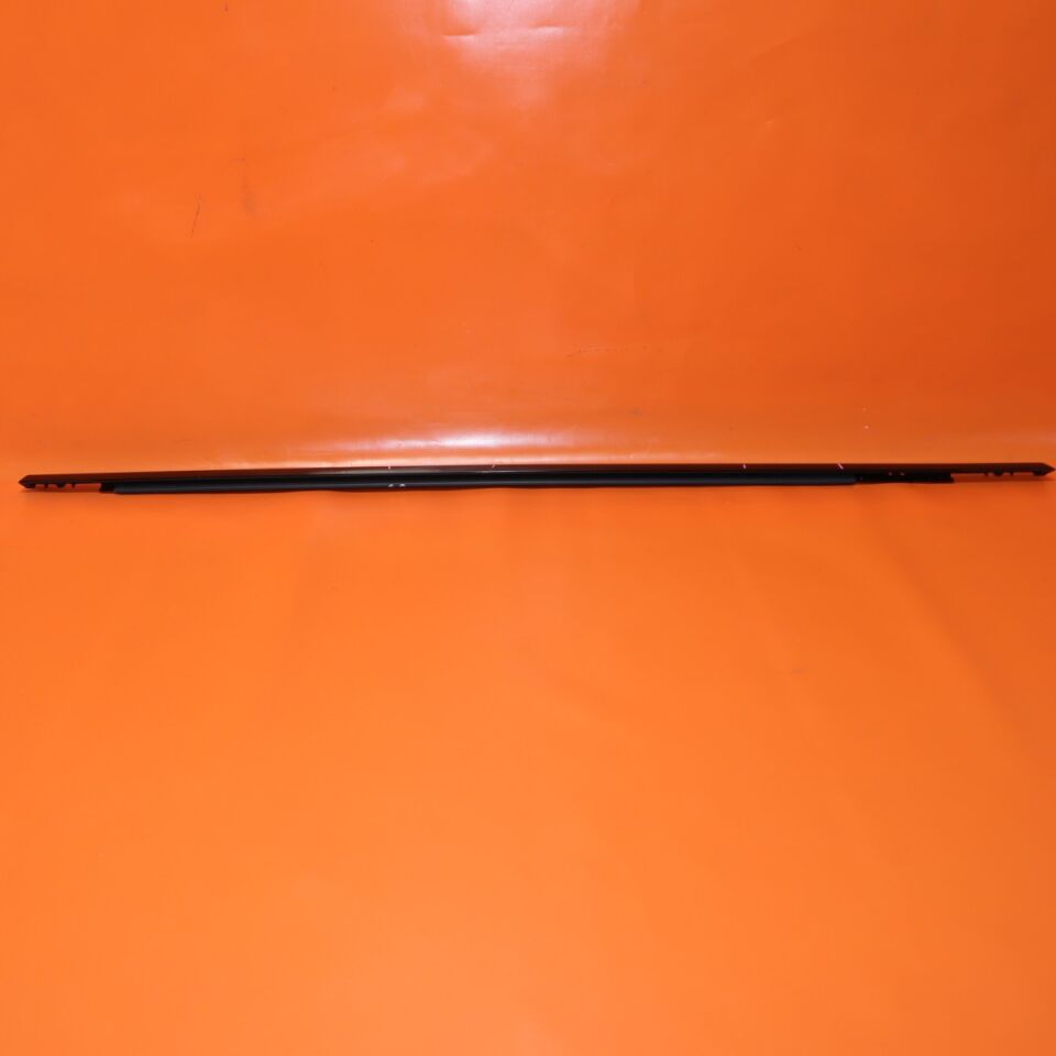 LR076056 - ARKA KAPI CAM ÇITASI SOL (3.0L V6) - Land Rover