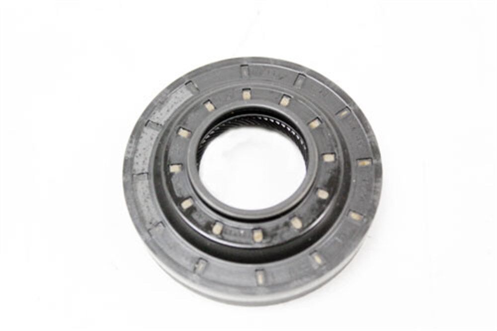 LR023442 - ARKA DİFERANSİYEL DİŞLİ KEÇESİ 2.2 (FREEL.2/EVOQUE/DİSC.SPORT) - Land Rover