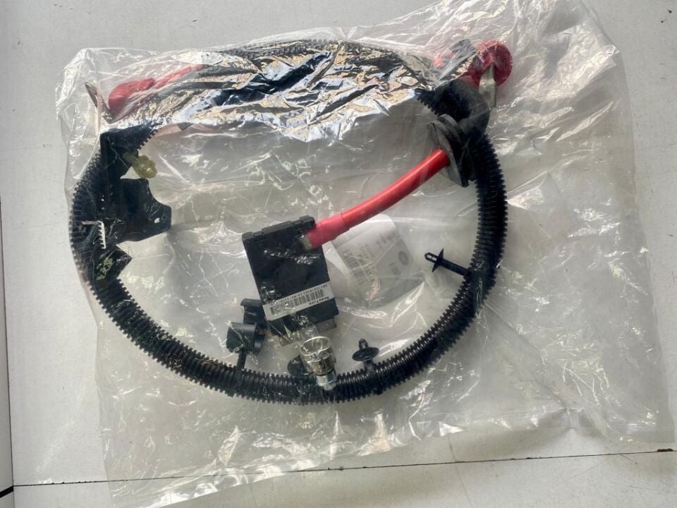 LR032279 - AKÜ KABLOSU/POZİTİF (3.0/NWD4) - Land Rover