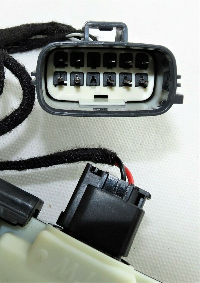 LR144883 - ÖN KAPI KOLU SAĞ(VELAR) - Land Rover