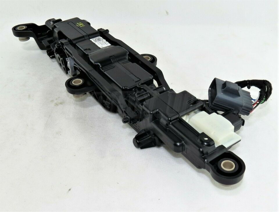 LR144883 - ÖN KAPI KOLU SAĞ(VELAR) - Land Rover