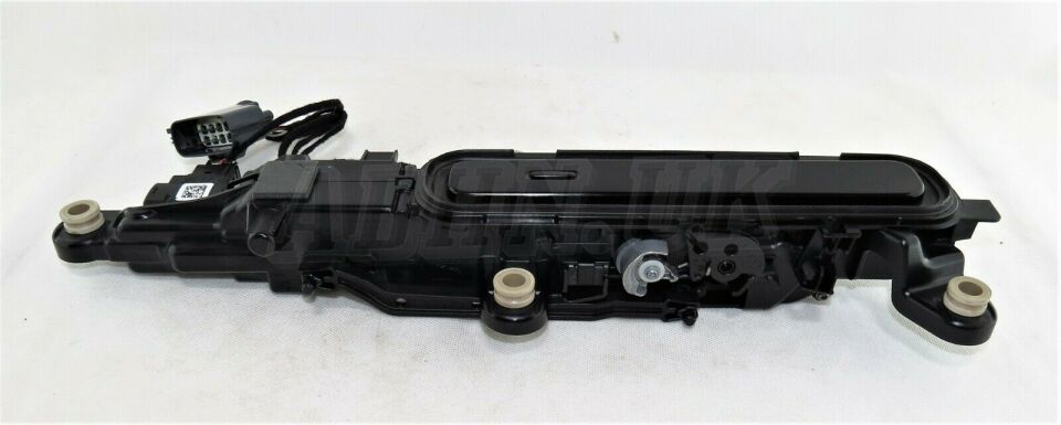 LR144883 - ÖN KAPI KOLU SAĞ(VELAR) - Land Rover