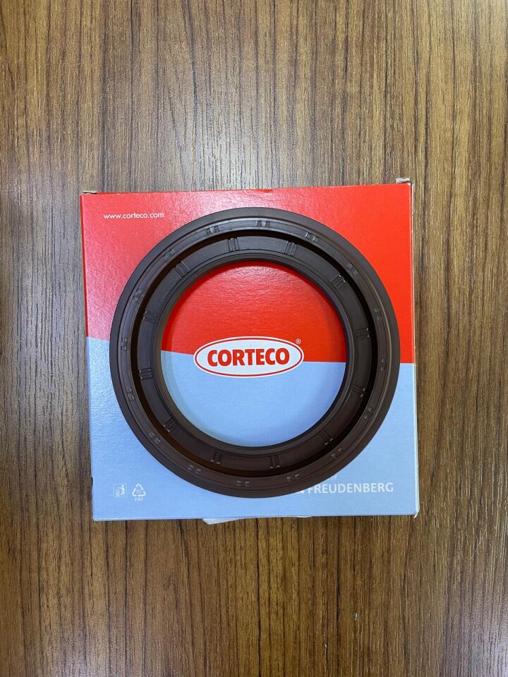 LUF000050L - ARKA KRANK KEÇESİ (1.8) - Corteco