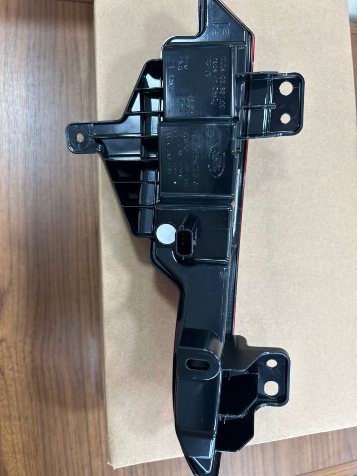 LR179130 - ARKA SİS LAMBASI SOL (NEW SPORT 23>) - Land Rover