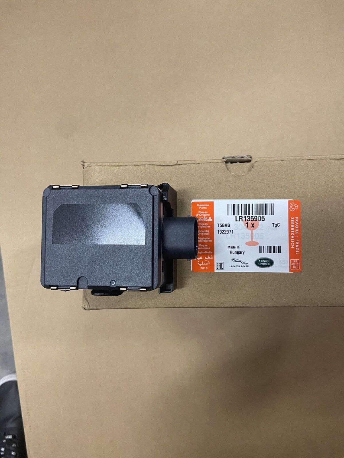 LR135905 - ÖN RADAR SENSÖRÜ (DİSCO-5/RRS/VOGUE) - Land Rover