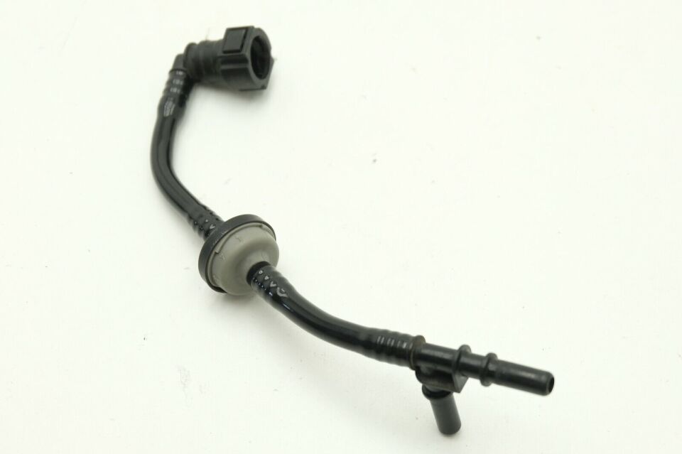 LR018331 - VAKUM POMPA HORTUMU 4.2 SC (SPORT/DİSC.S3-4) - Land Rover