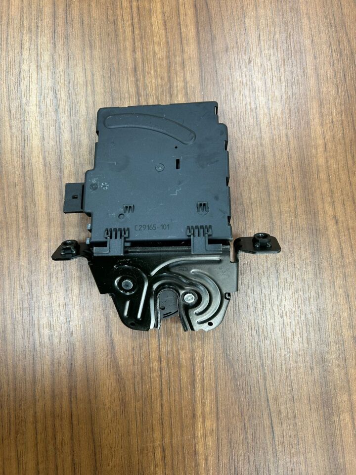 LR139929G - BAGAJ KİLİDİ ÜST (VOGUE/2015) - LIMA SPARE