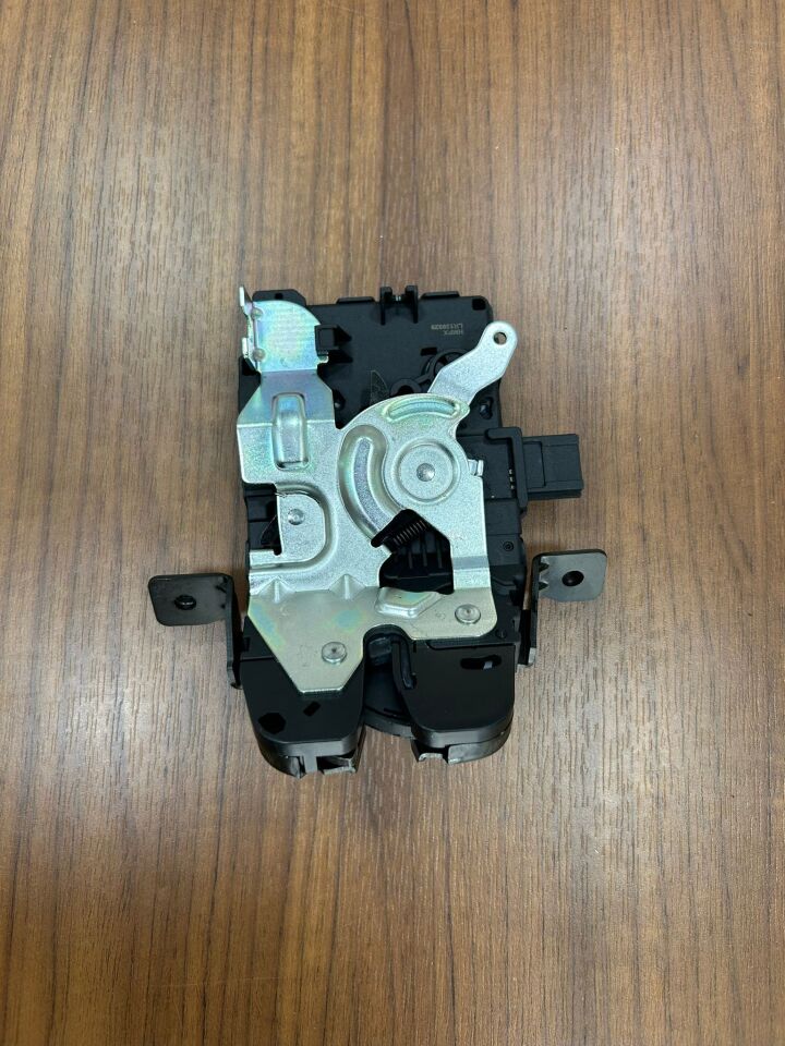 LR139929G - BAGAJ KİLİDİ ÜST (VOGUE/2015) - LIMA SPARE