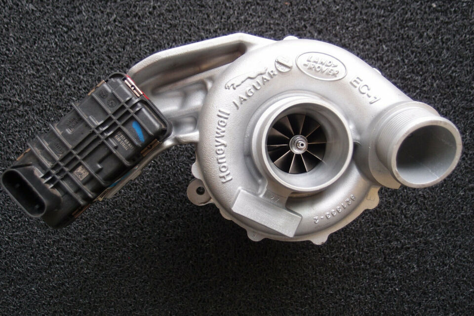 LR038044 - TURBO SAĞ 4.4L V8(VOGUE) - Land Rover