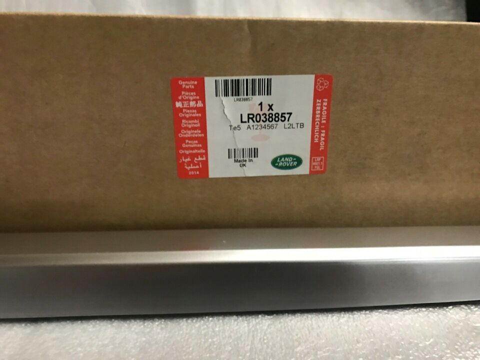 LR038857 - ARKA KAPI ALT ÇITA SAĞ (3.0L V6) - Land Rover