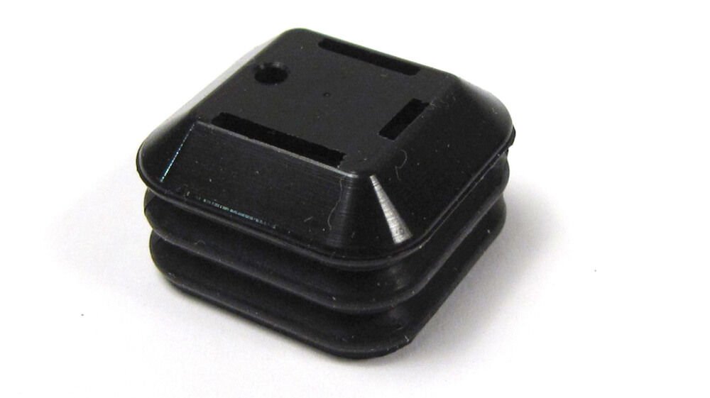 CAL500070 - DEPO KAPAK LASTİK (2.7/3.0/NWD3/SPORT) - Land Rover