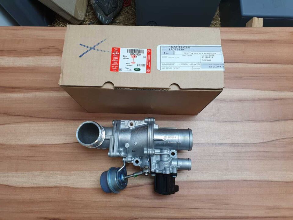 LR043939 - SHUT OFF VALVE (3.0/NWD4) - Land Rover