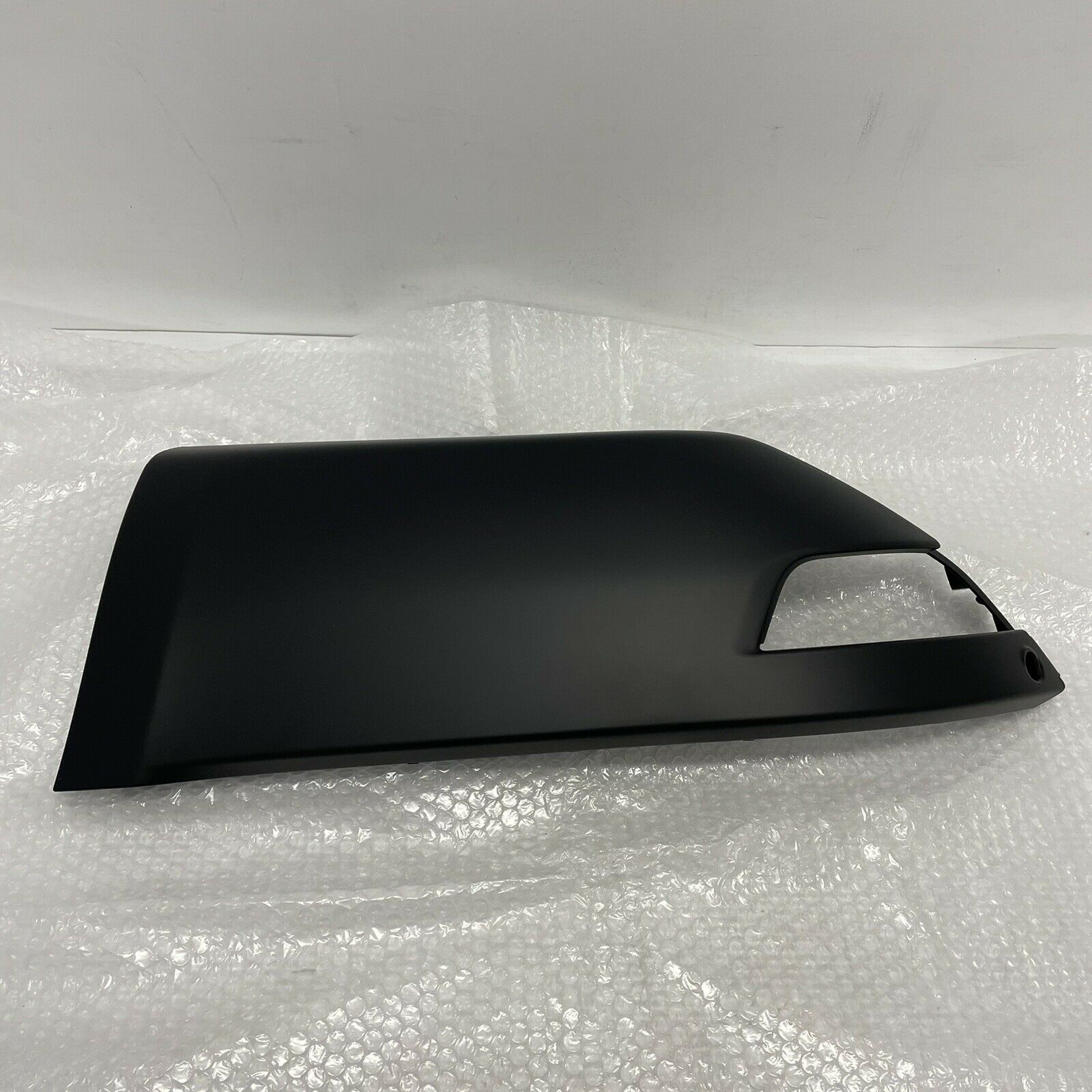 LR045184 - ARKA TAMPON YAN BAKALİTİ SAĞ 3.0L V6 (SPORT) - Land Rover