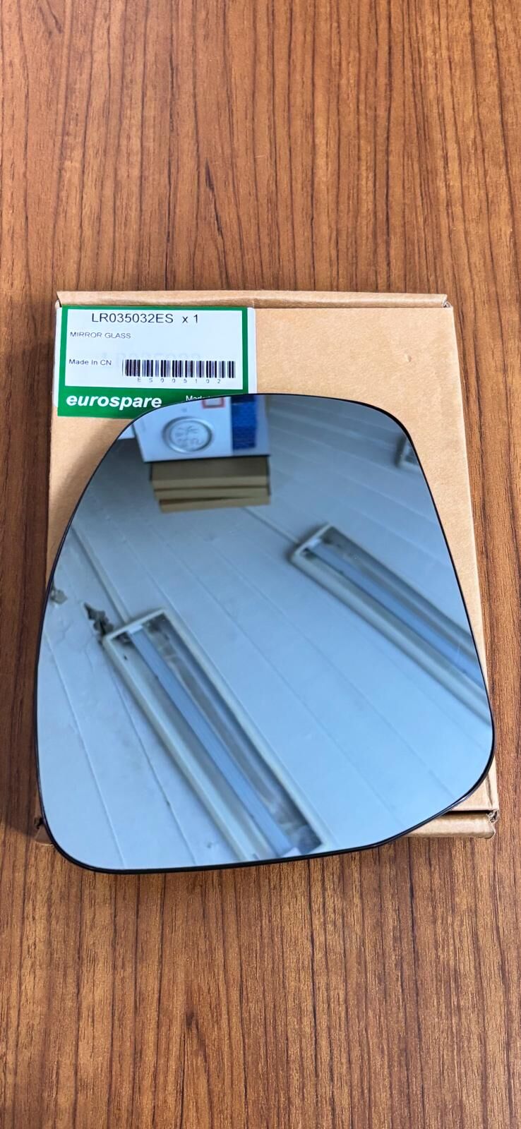 LR035032G - AYNA CAMI SAĞ (3.0L V6/VOGUE) - Eurospare