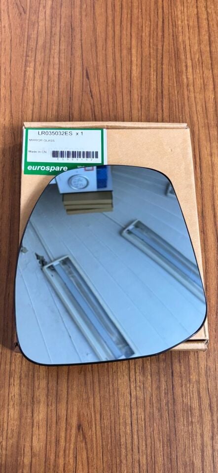 LR035032G - AYNA CAMI SAĞ (3.0L V6/VOGUE) - Eurospare