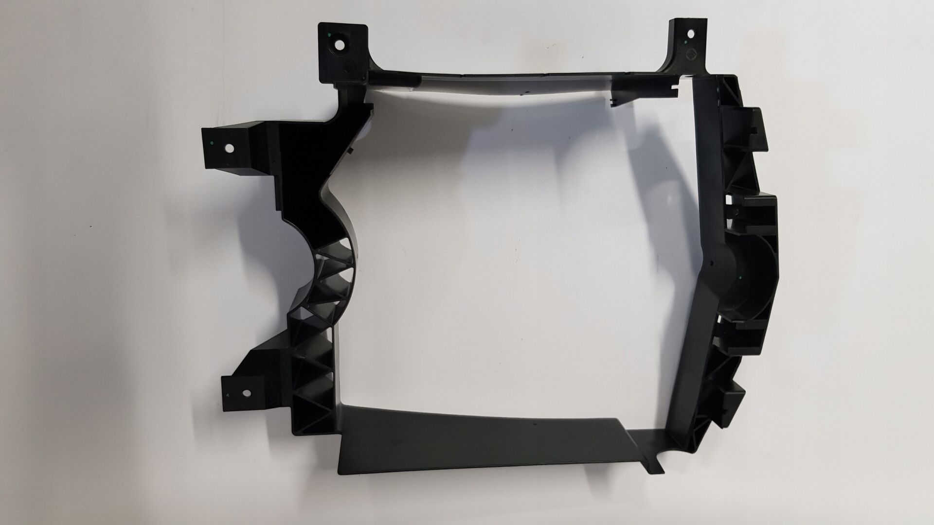 LR124850G - ARKA DEFLEKTÖR SAĞ (3.0 V6D/DİSCO-5/RRS/VOGUE) - Eurospare