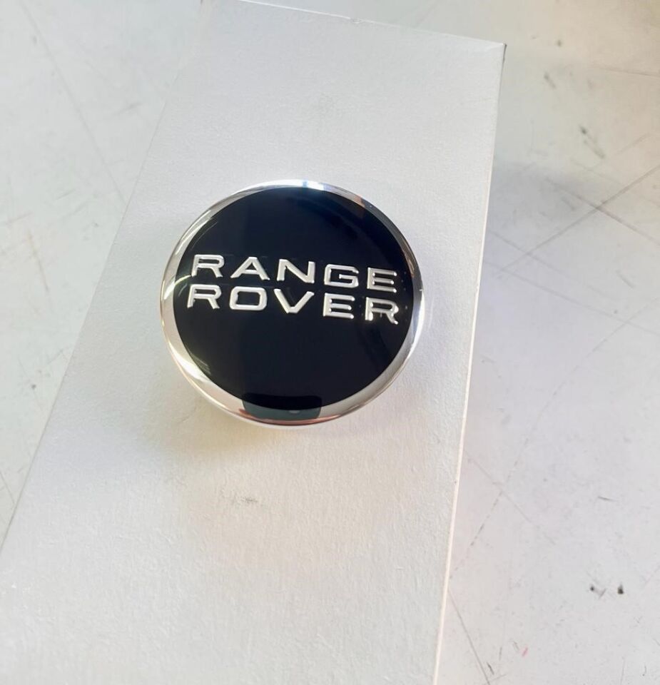 LR089428 - JANT KAPAĞI RANGE ROVER YAZILI (VOGUE/SPORT) - İNG-İTHAL