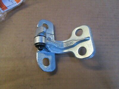 LR056342 - ÖN/ARKA KAPI MENTEŞESİ ÜST SAĞ (2.2) - Land Rover