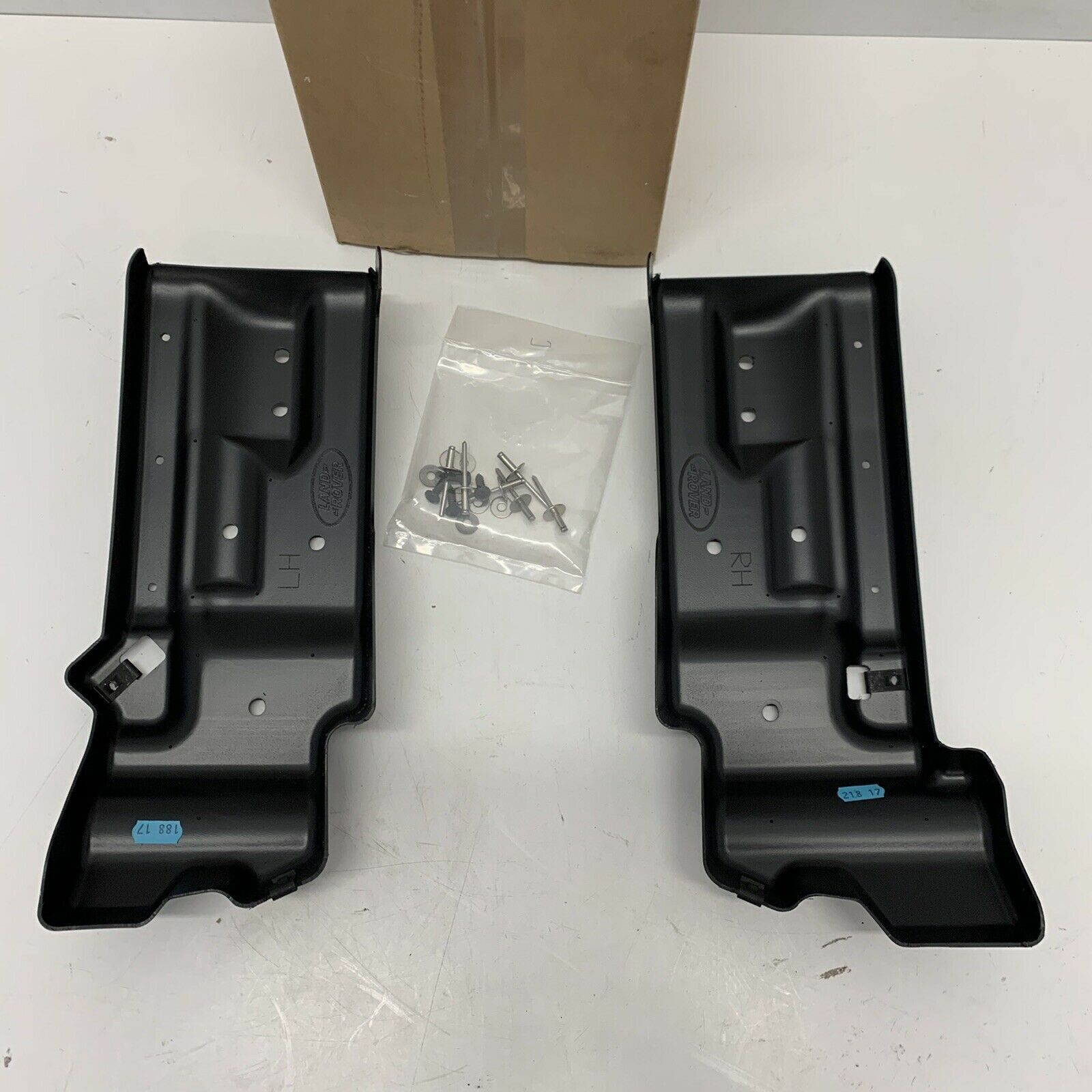 VPLYP0339 - BASAMAK BAKALİTİ(VELAR) - Land Rover