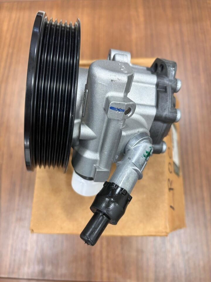 QVB500430 - DİREKSİYON POMPASI (RR-2 4.2-4.4 BNZ) - Land Rover