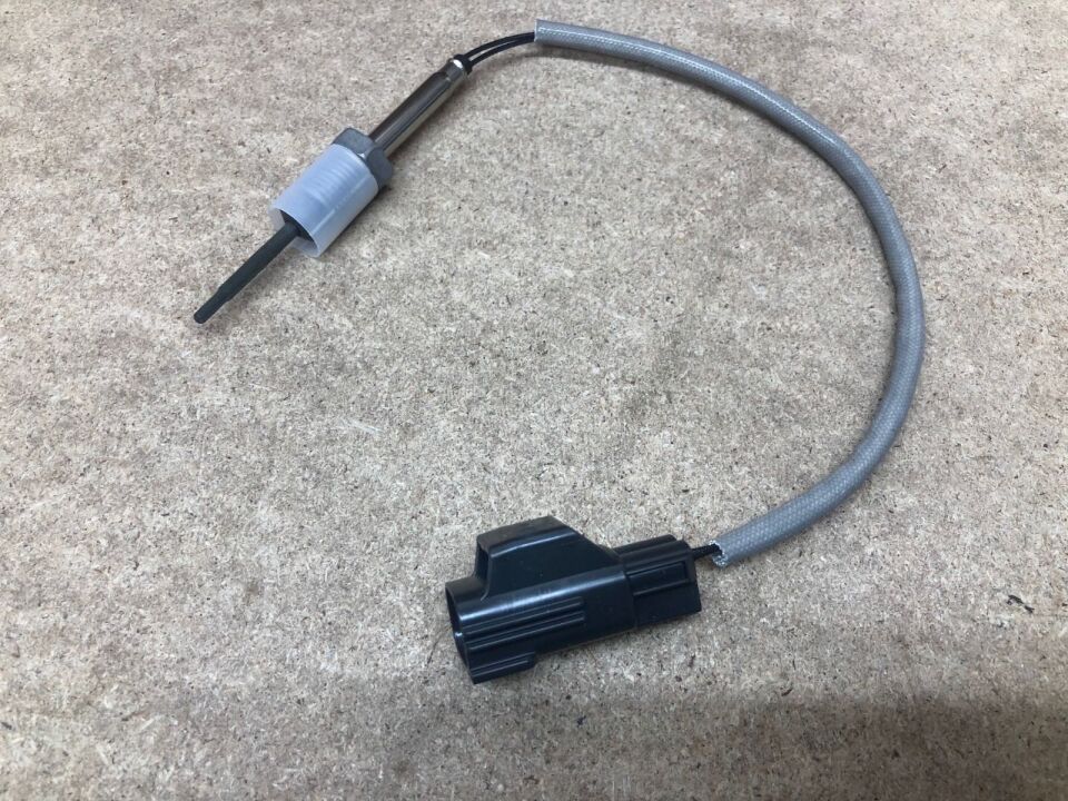 NSC500630 - EGZOST SENSÖRÜ ÖN SAĞ (3.0/3.6) - Land Rover