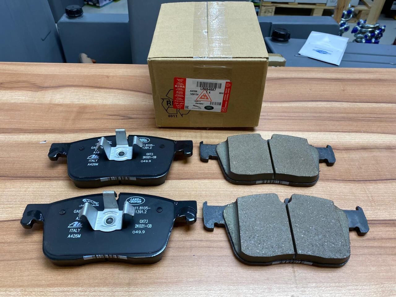 LR160444 - ÖN FREN BALATA/SİZE 18(VELAR) - Land Rover