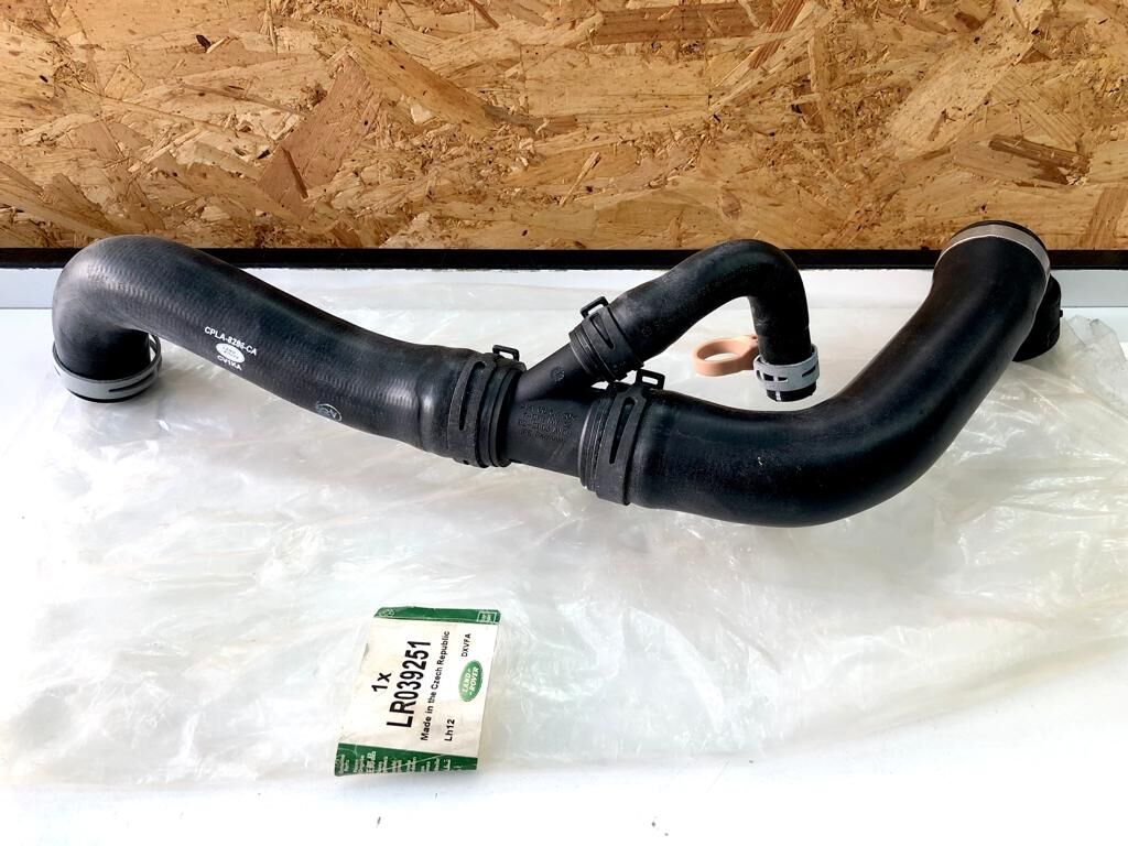 LR039251 - TERMOSTAT ALT HORTUM (3.0L V6/SPORT) - Land Rover