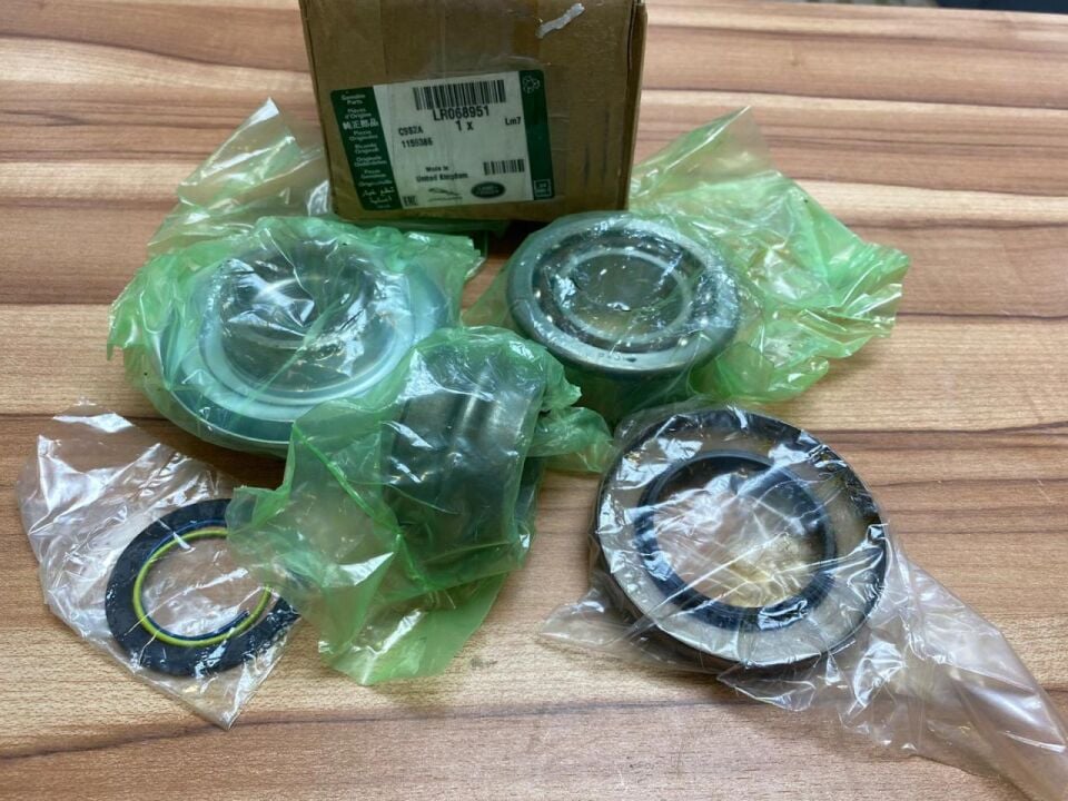 LR068951 - ARKA DİFERANSİYEL KİTİ (2014 VOGUE) - Land Rover