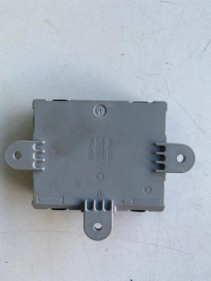 LR072196 - ÖN KAPI BEYNİ SAĞ (3.0L V6) - Land Rover