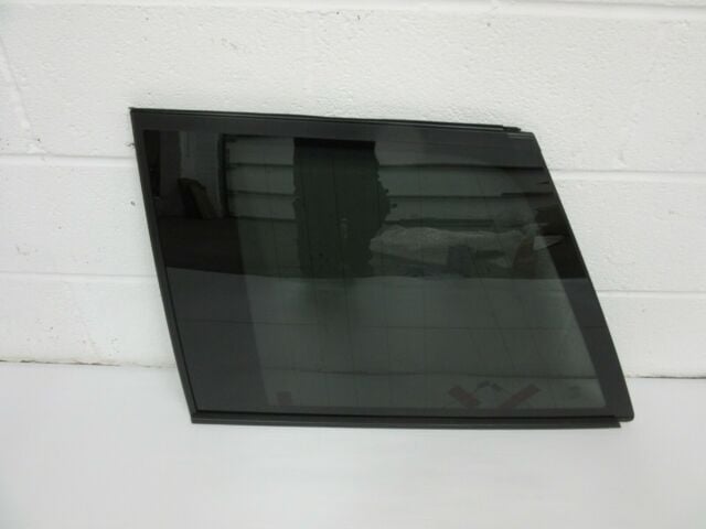 CPB500432 - ARKA ÇAMURLUK CAMI SOL (3.0/4.4/VOGUE) - Land Rover