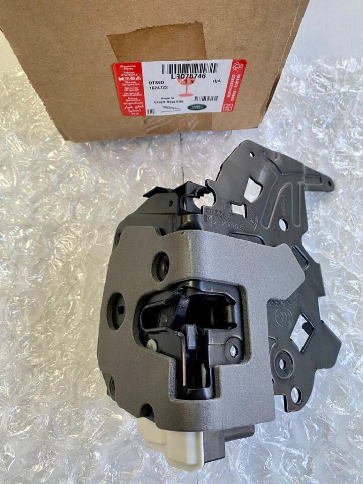LR078746 - ARKA KAPI KİLİDİ SAĞ (3.0 V6D) - Land Rover
