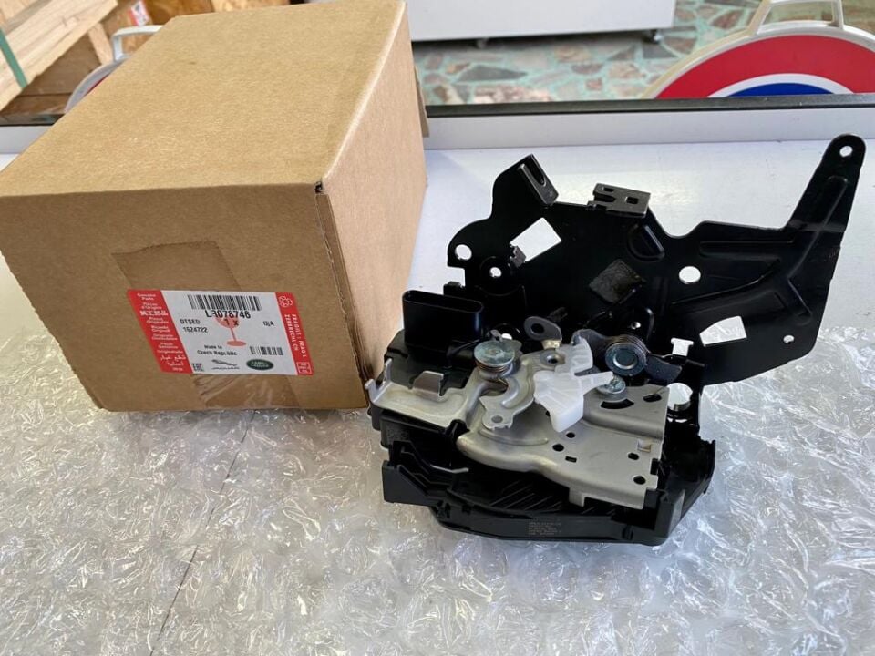LR078746 - ARKA KAPI KİLİDİ SAĞ (3.0 V6D) - Land Rover