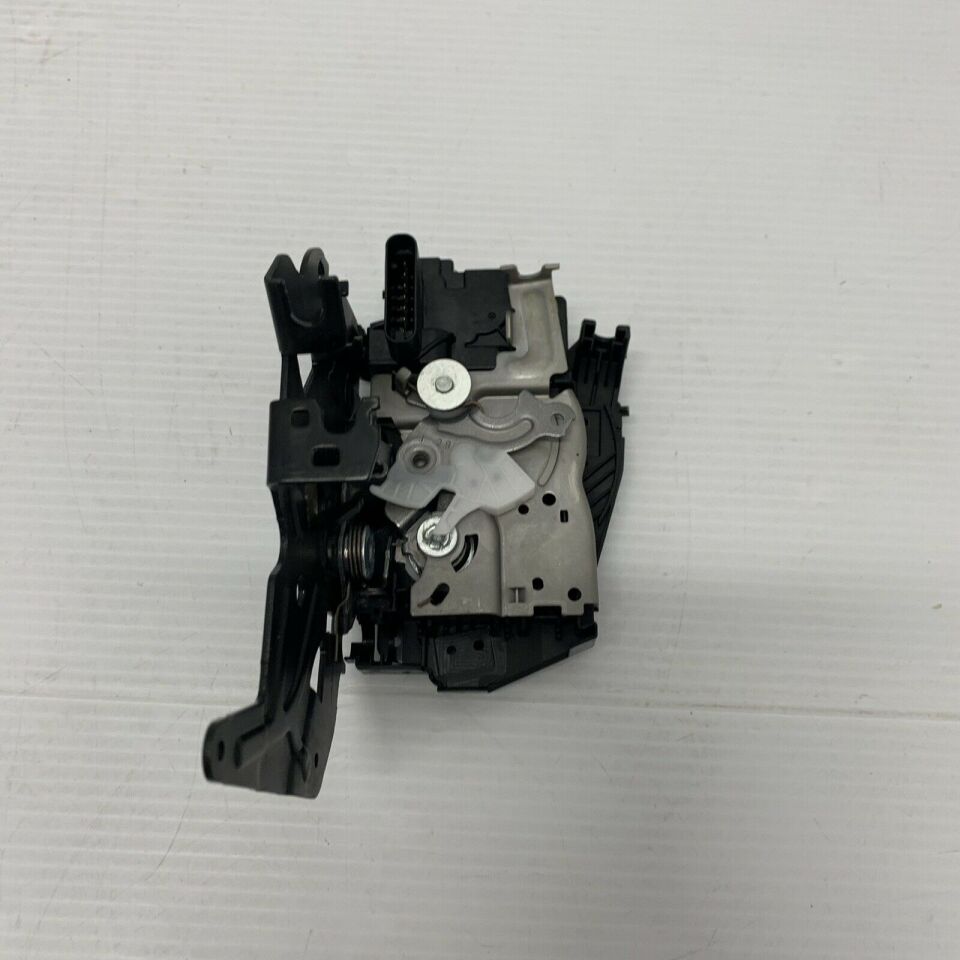 LR078753 - ARKA KAPI KİLİDİ SOL (DİSC.SPORT/VOGUE/SPORT) - Land Rover