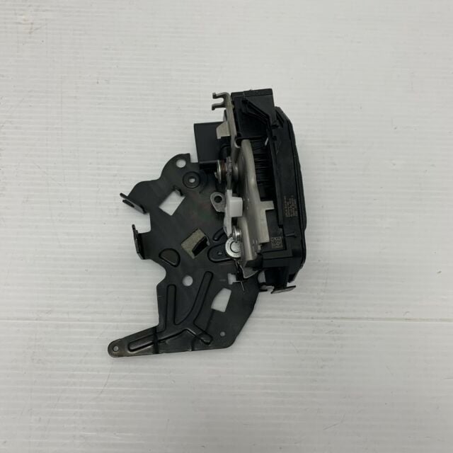 LR078753 - ARKA KAPI KİLİDİ SOL (DİSC.SPORT/VOGUE/SPORT) - Land Rover