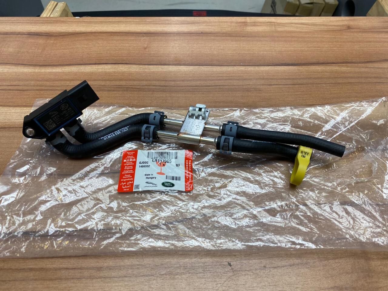 LR117065 - EGZOST SENSÖRÜ (2.0 EVOGUE) - Land Rover