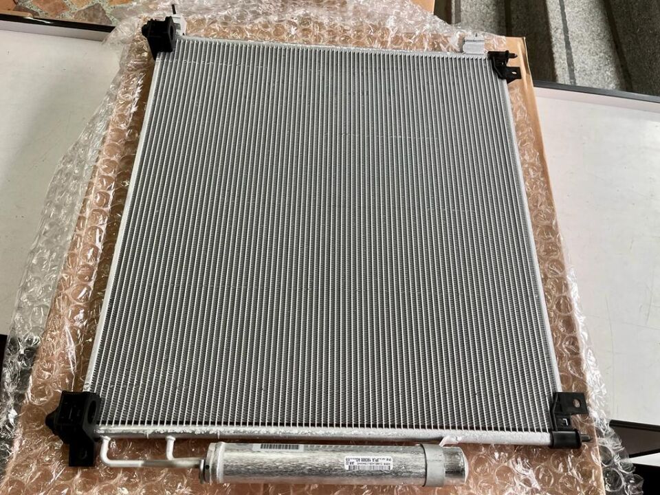 LR142436 - KLİMA RADYATÖRÜ 2.0L (NEW DEF./VOGUE/SPORT) - Land Rover