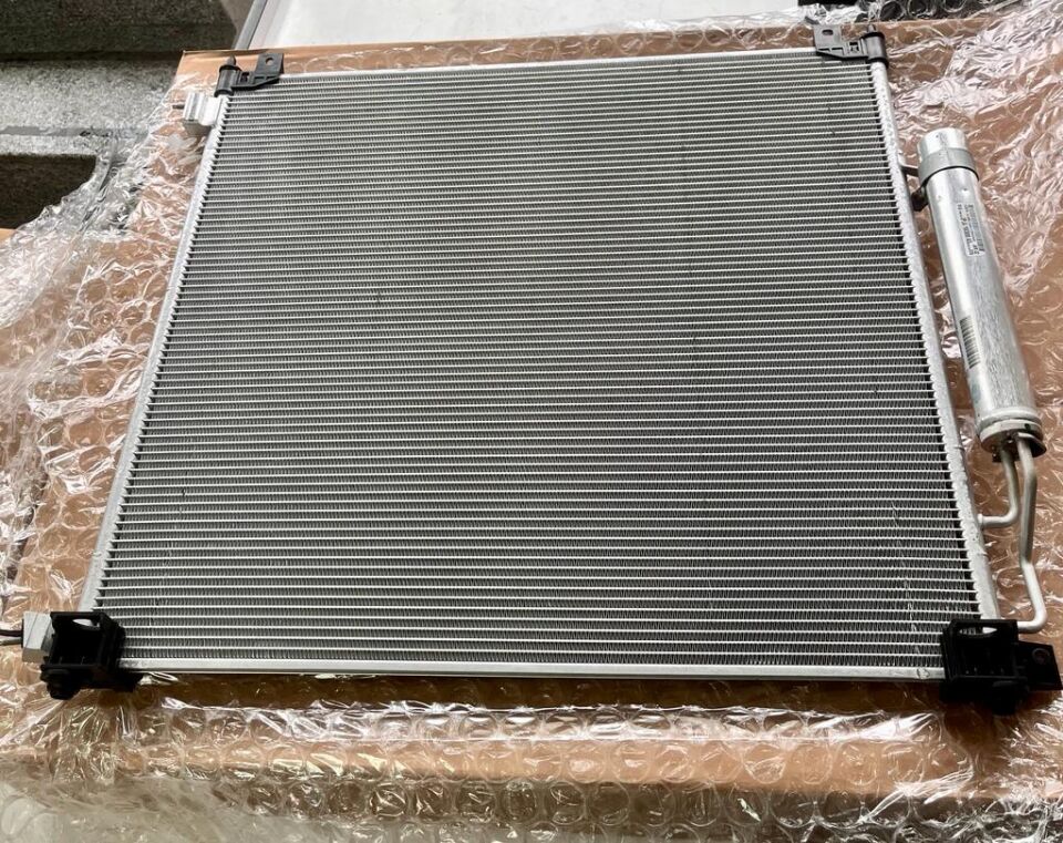 LR142436 - KLİMA RADYATÖRÜ 2.0L (NEW DEF./VOGUE/SPORT) - Land Rover