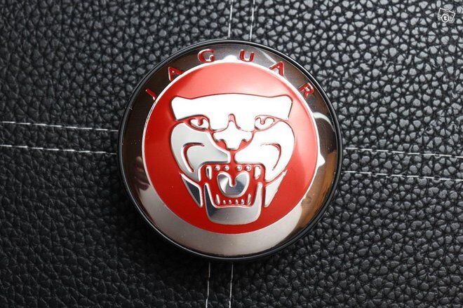 C2D47107 - JANT KAPAĞI KIRMIZI (JAGUAR XF/XJ/F-TYPE) - İNG-İTHAL