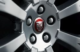 C2D47107 - JANT KAPAĞI KIRMIZI (JAGUAR XF/XJ/F-TYPE) - İNG-İTHAL